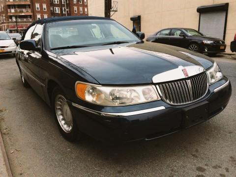 2001 Lincoln Town Car zu verkaufen
