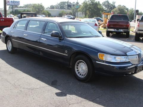 2000 Lincoln Town Car Limousine zu verkaufen