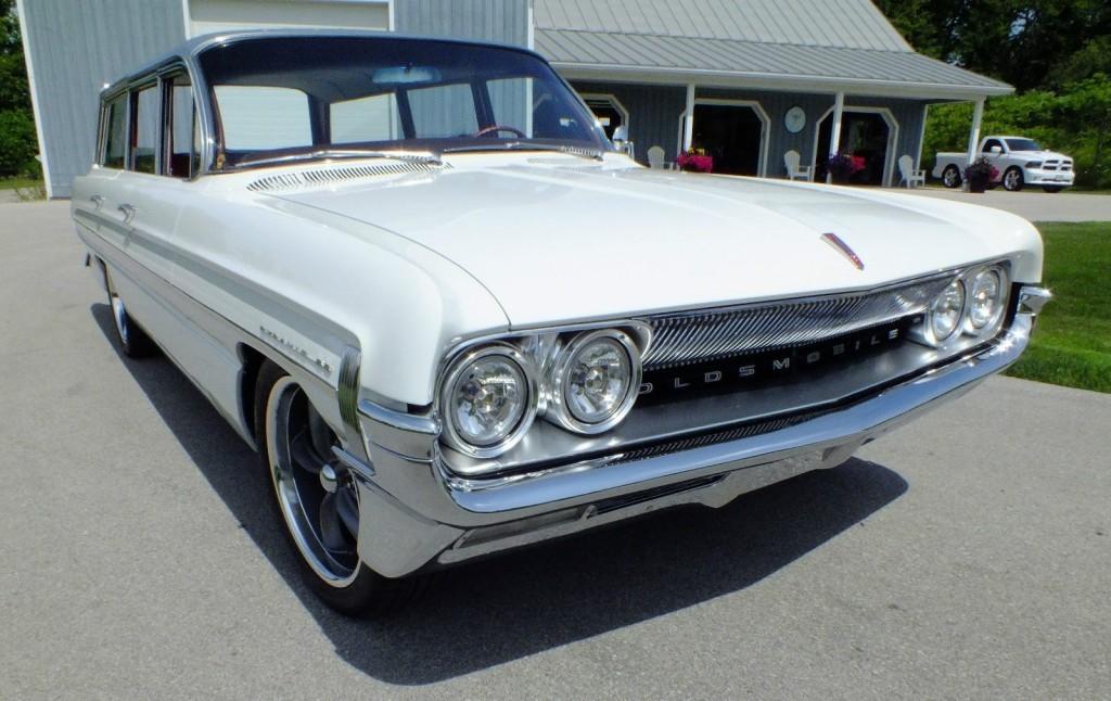 1961 Oldsmobile Dynamic 88 Fiesta