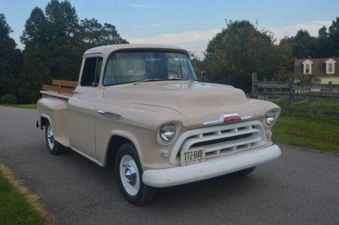 1957 Chevrolet 3200 Pickup zu verkaufen