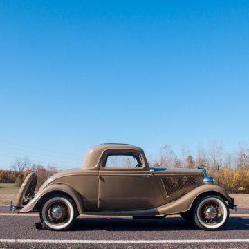 1934 Ford Deluxe Three Window Coupe zu verkaufen