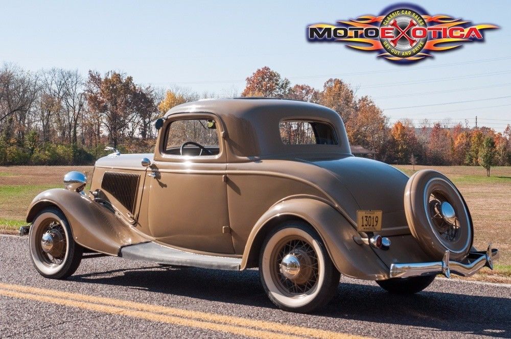 1934 Ford Deluxe Three Window Coupe