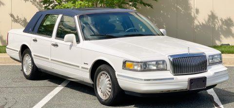 1997 Lincoln Town Car zu verkaufen