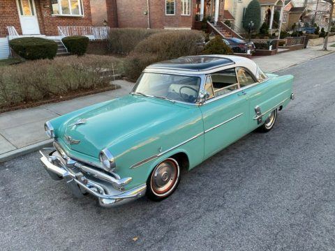 1953 Ford Crestline zu verkaufen