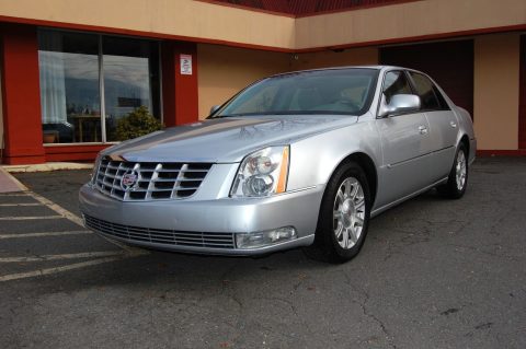 2010 Cadillac DTS zu verkaufen