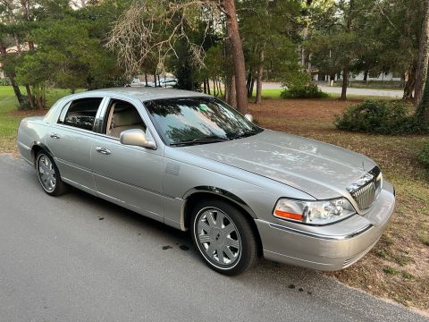 2004 Lincoln Town Car zu verkaufen
