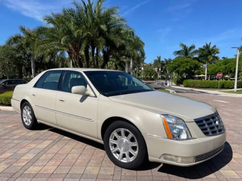 2010 Cadillac DTS zu verkaufen