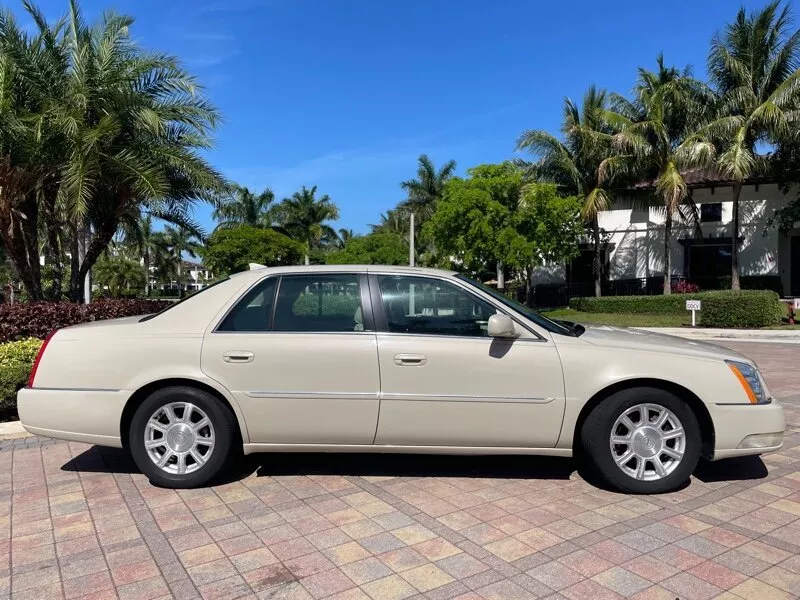 2010 Cadillac DTS