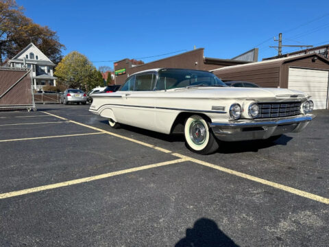 1960 Oldsmobile Super 88 zu verkaufen