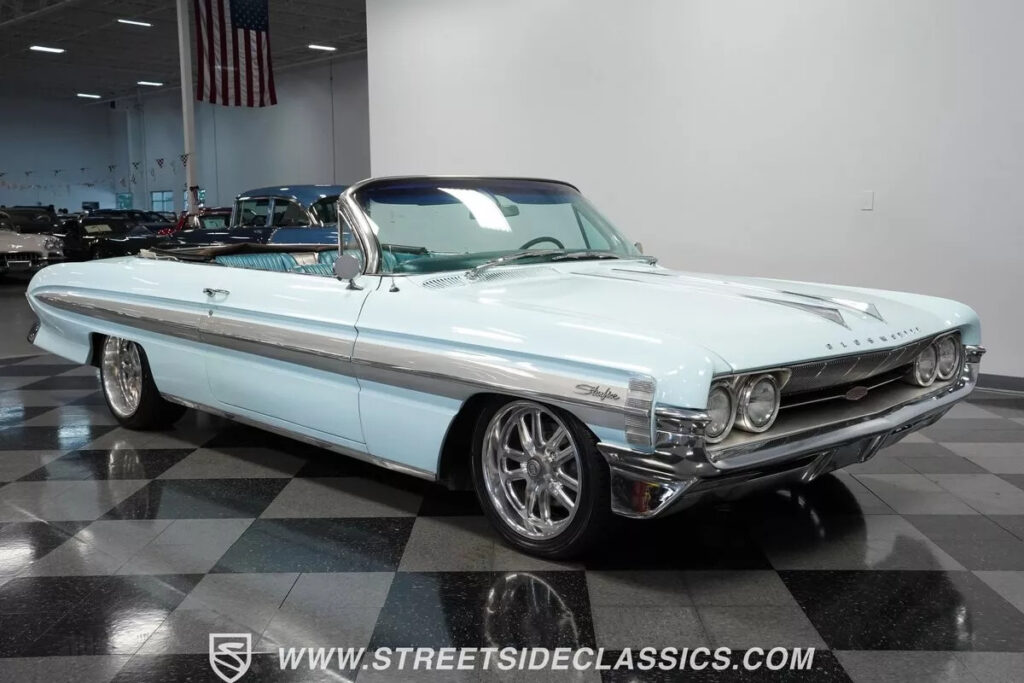 1961 Oldsmobile Starfire