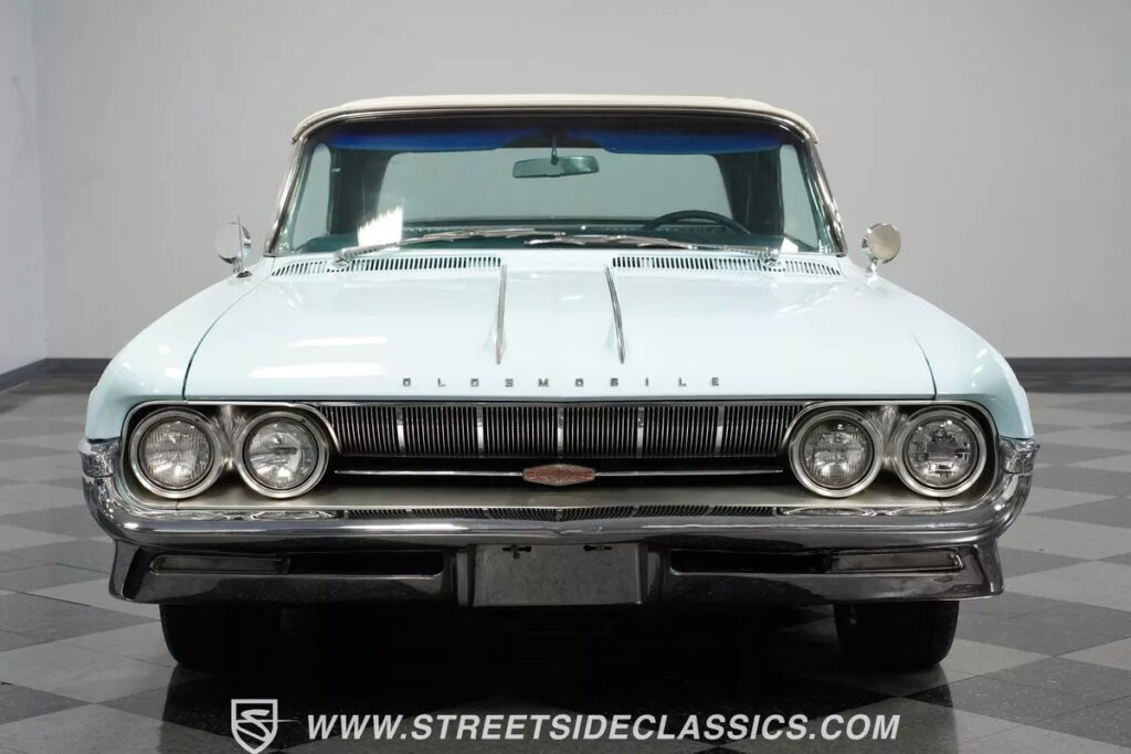 1961 Oldsmobile Starfire
