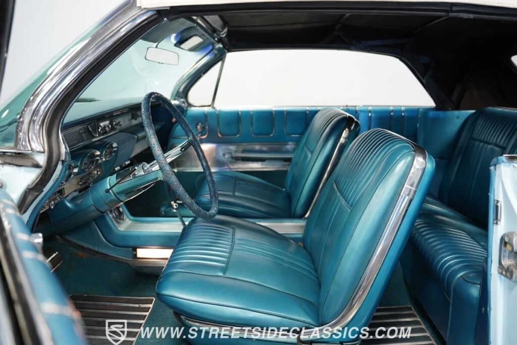 1961 Oldsmobile Starfire