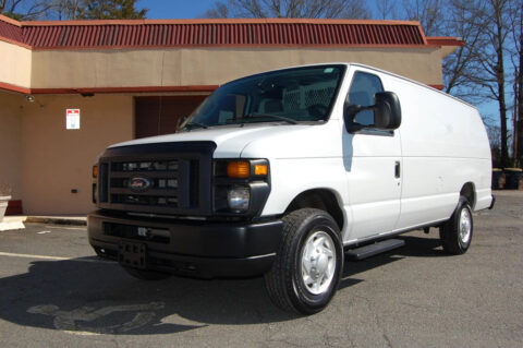 2013 Ford E-350 zu verkaufen