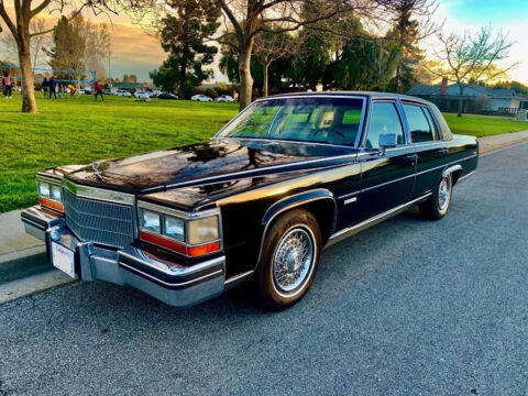 1982 Cadillac Fleetwood zu verkaufen