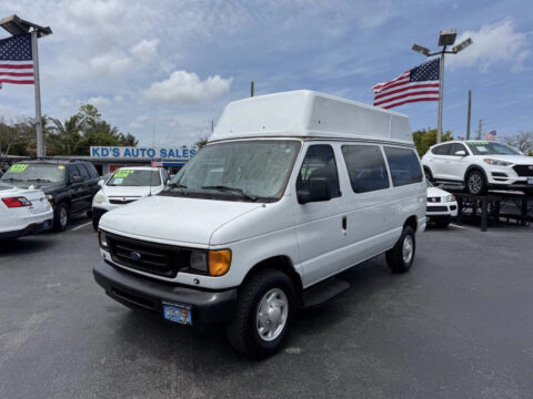 2007 Ford E-250 zu verkaufen