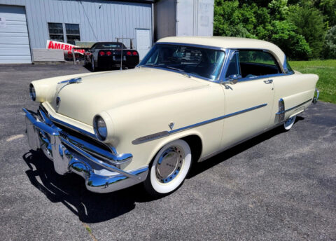 1953 Ford Crestline zu verkaufen