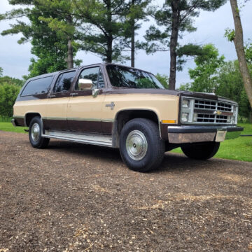 1986 Chevrolet Suburban zu verkaufen