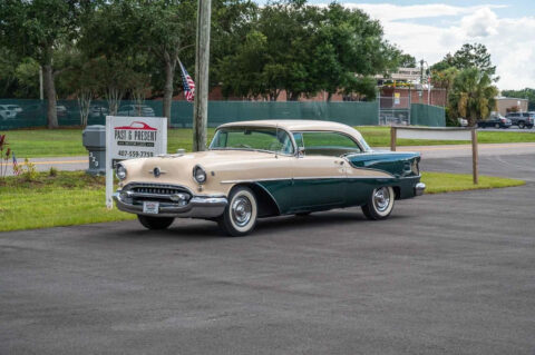 1955 Oldsmobile Rocket 88 zu verkaufen