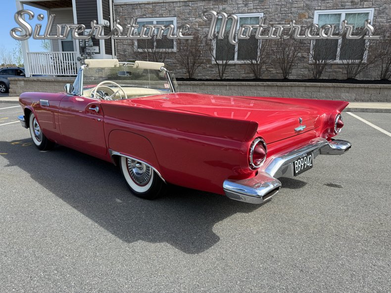 1957 Ford Thunderbird