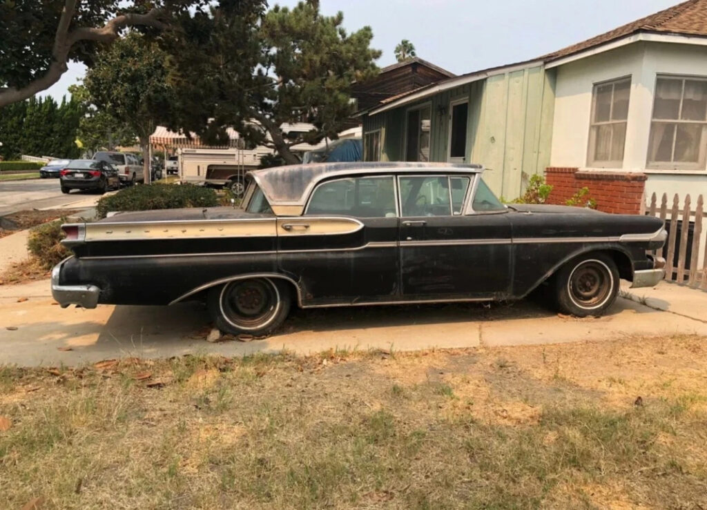 1957 Mercury Turnpike Cruiser