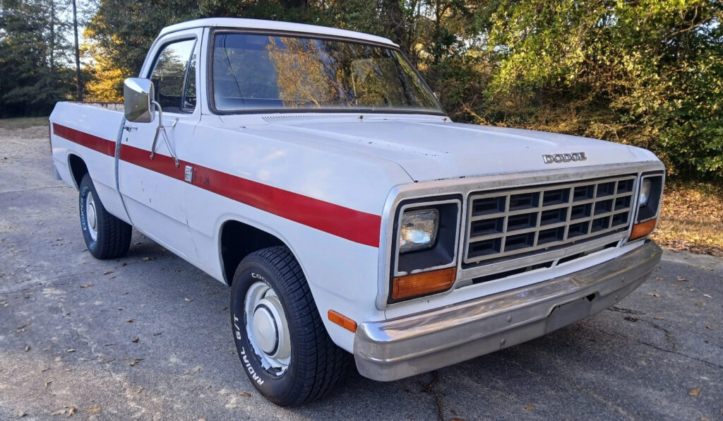 1985 Dodge D100