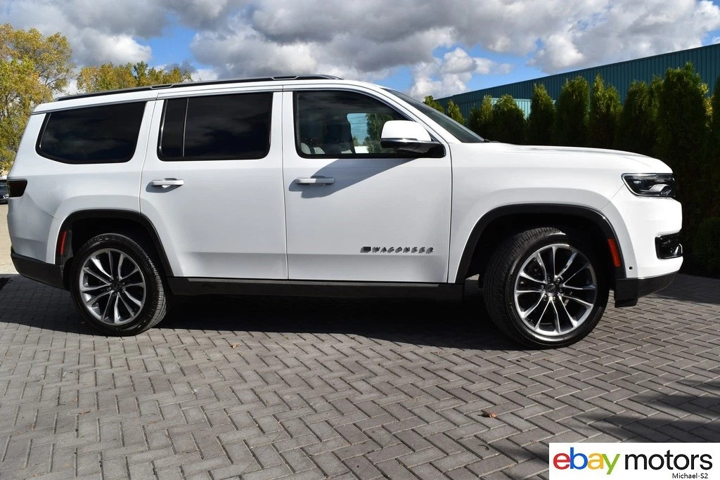 2022 Jeep Wagoneer
