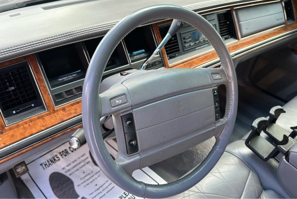 1994 Lincoln Town Car